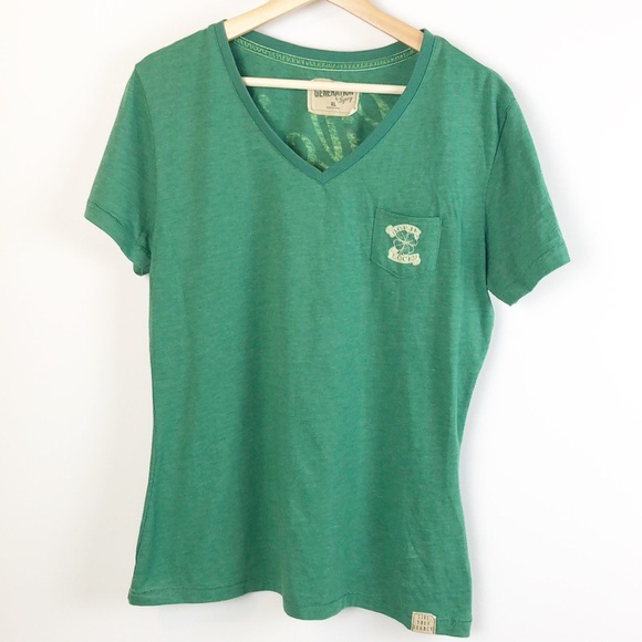 Born Lucky Graphics T-Shirt Green Tee, Size XL V-neck - Picture 2 of 8